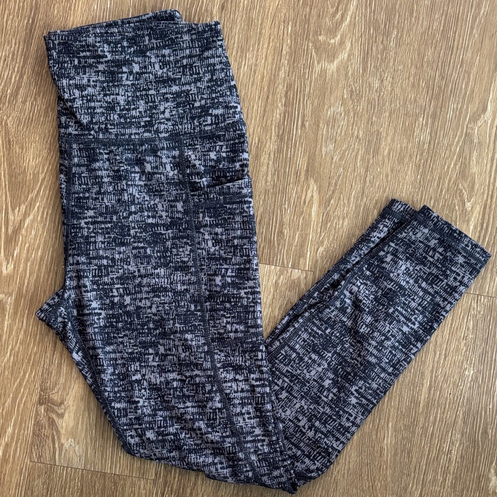 Scorpio Sol Black and Gray Leggings